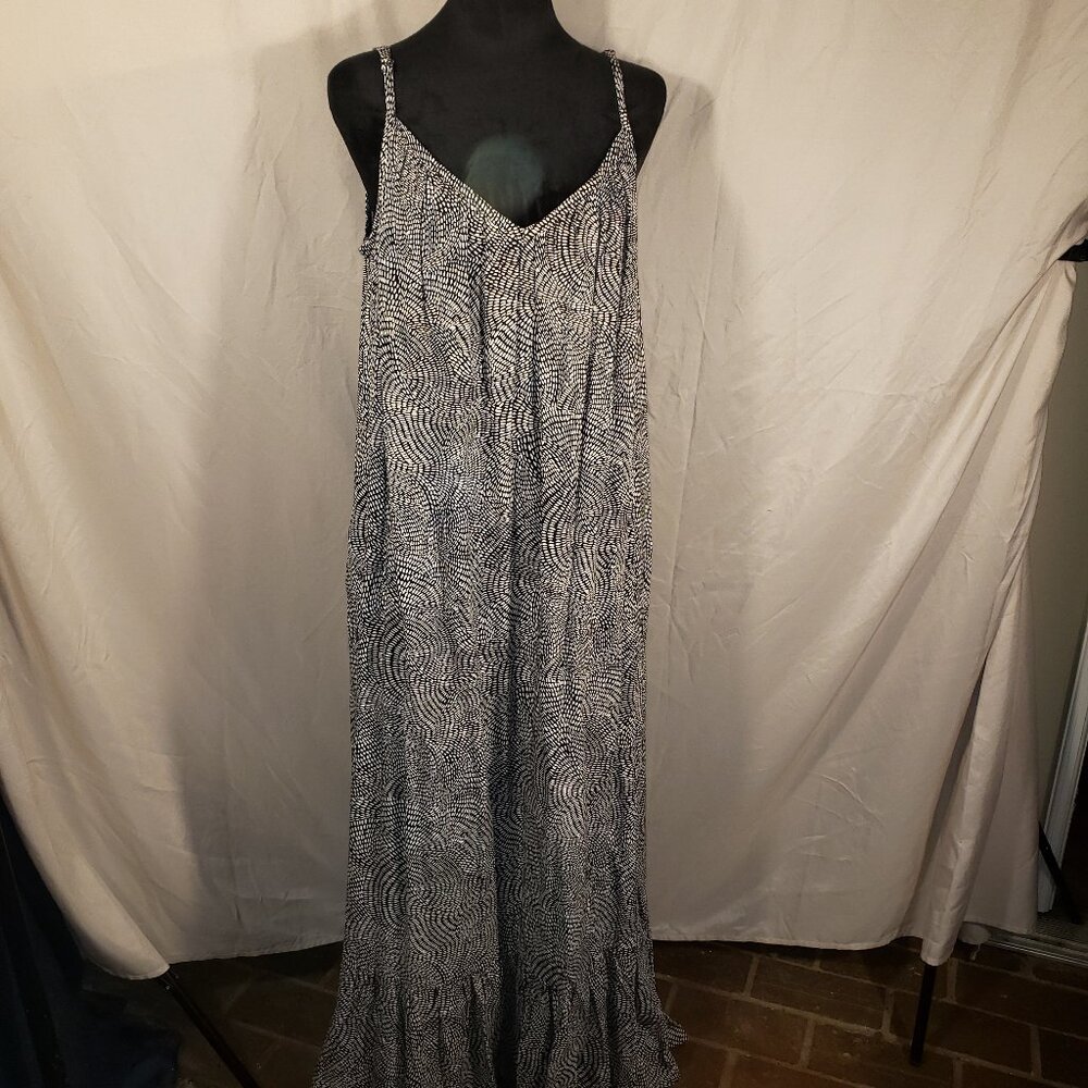 Ava & Viv Black & White Maxi Dress, Size X